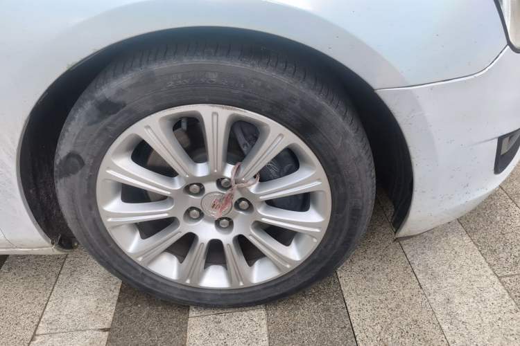 Used Cadillac XTS 2014 28T Comfort Version Right Front Wheel Hub