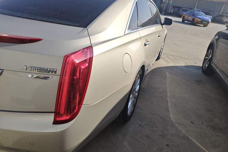 Used Cadillac XTS 2014 28T Luxury Model Right Rear Taillight