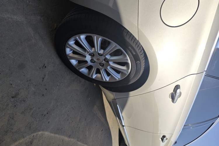 Used Cadillac XTS 2014 28T Luxury Model Right Rear Wheel Hub