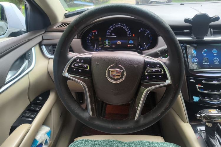 Used Cadillac XTS 2014 28T Comfort Version Steering Wheel