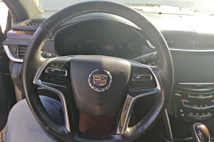 Used Cadillac XTS 2014 28T Luxury Model Steering Wheel
