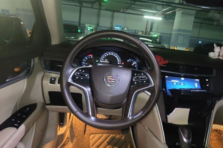 Used Cadillac XTS 2014 28T Comfort Version Steering Wheel