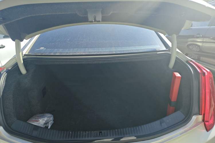 Used Cadillac XTS 2014 28T Luxury Model Trunk