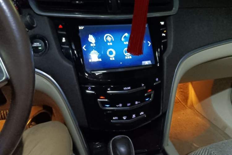 Used Cadillac XTS 2014 28T Comfort Version Audio And AC Panel