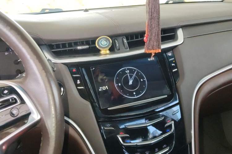 Used Cadillac XTS 2014 28T Comfort Version Audio And AC Panel