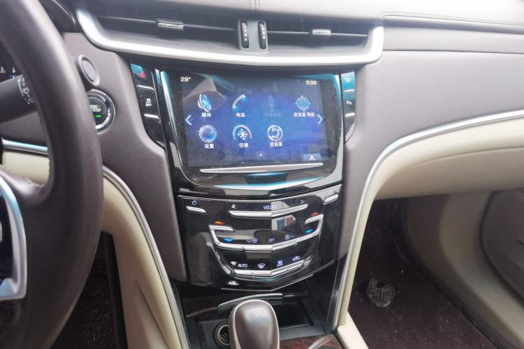 Used Cadillac XTS 2014 28T Comfort Version Audio And AC Panel