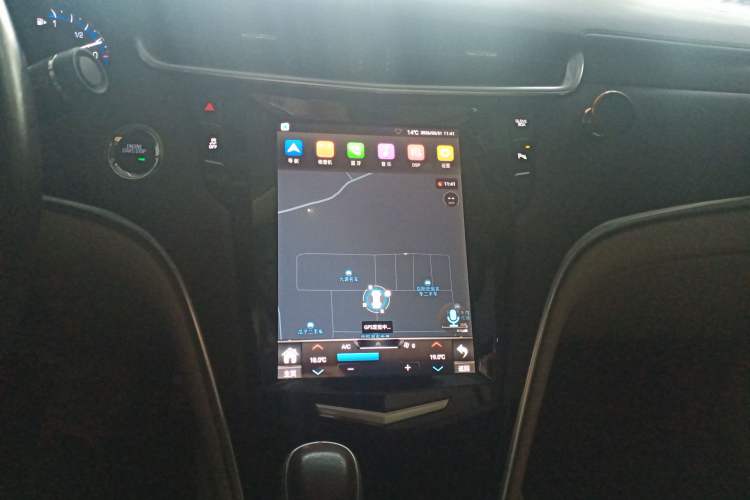 Used Cadillac XTS 2014 28T Comfort Version Audio And AC Panel