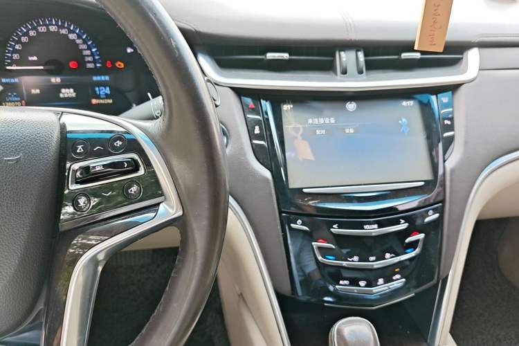 Used Cadillac XTS 2014 28T Comfort Version Audio And AC Panel