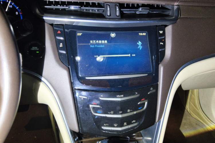 Used Cadillac XTS 2014 28T Comfort Version Audio And AC Panel