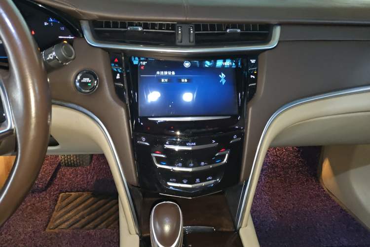 Used Cadillac XTS 2014 28T Comfort Version Audio And AC Panel