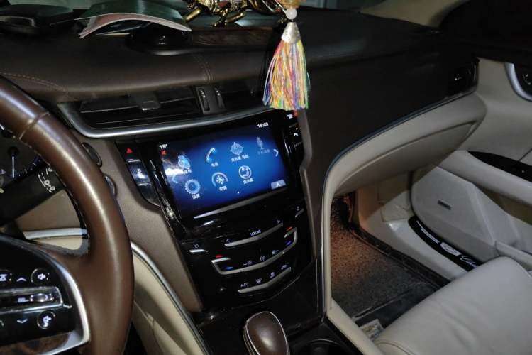 Used Cadillac XTS 2014 28T Comfort Version Audio And AC Panel