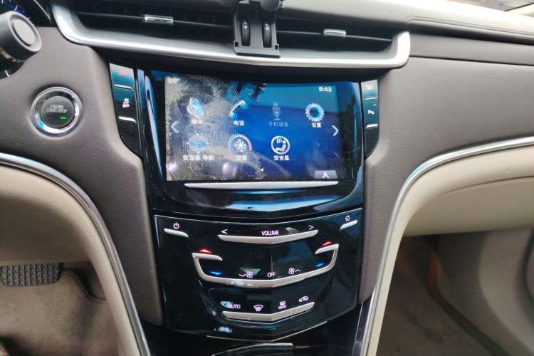 Used Cadillac XTS 2014 28T Comfort Version Audio And AC Panel