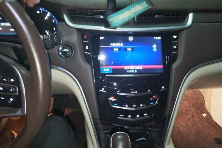 Used Cadillac XTS 2014 28T Comfort Version Audio And AC Panel