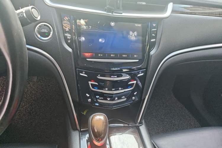 Used Cadillac XTS 2014 28T Elite Edition Audio And AC Panel