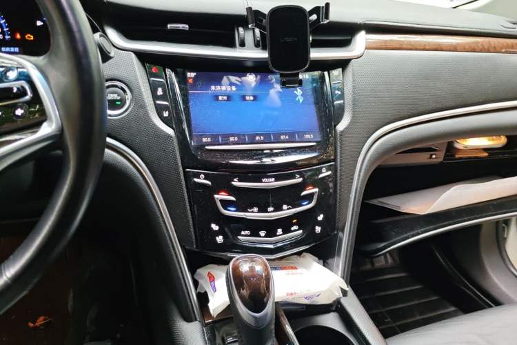 Used Cadillac XTS 2014 28T Luxury Model Audio And AC Panel