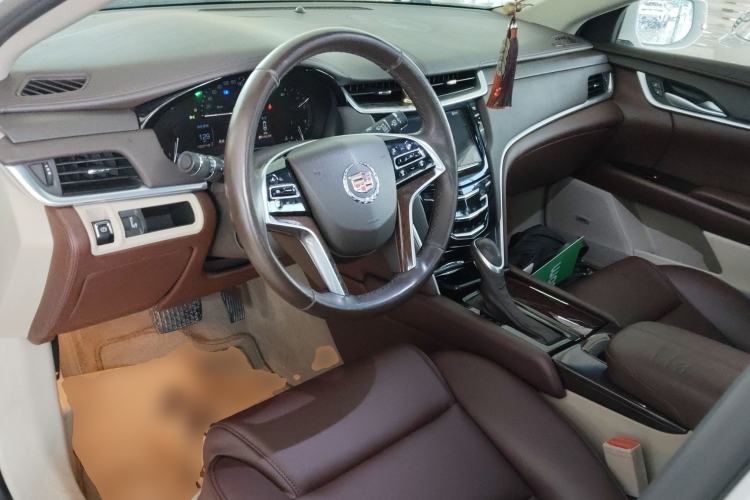 Used Cadillac XTS 2014 28T Comfort Version Center Console