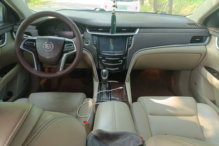 Used Cadillac XTS 2014 28T Comfort Version Center Console