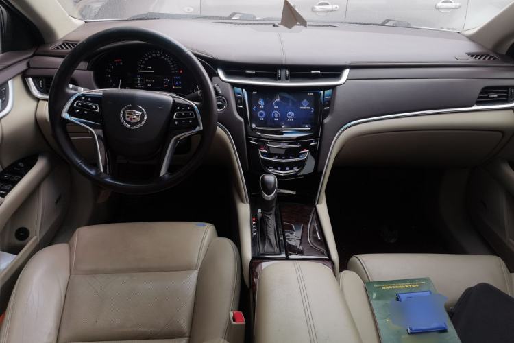 Used Cadillac XTS 2014 28T Comfort Version Center Console