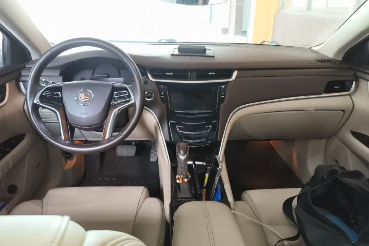 Used Cadillac XTS 2014 28T Comfort Version Center Console