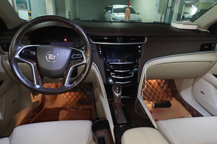 Used Cadillac XTS 2014 28T Comfort Version Center Console