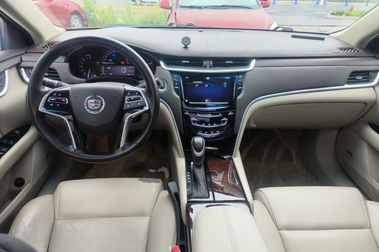 Used Cadillac XTS 2014 28T Comfort Version Center Console