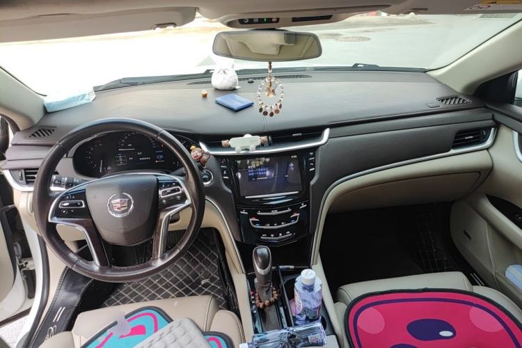 Used Cadillac XTS 2014 28T Elite Edition Center Console