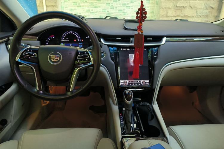 Used Cadillac XTS 2014 28T Elite Edition Center Console