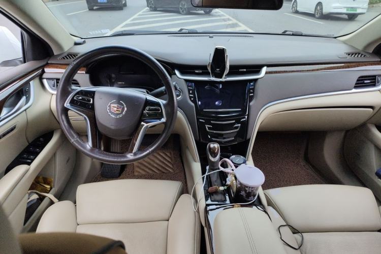 Used Cadillac XTS 2014 28T Luxury Model Center Console