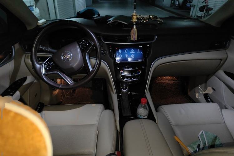 Used Cadillac XTS 2014 28T Comfort Version Center Console