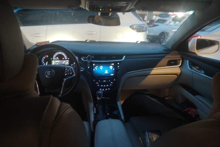 Used Cadillac XTS 2014 28T Comfort Version Center Console