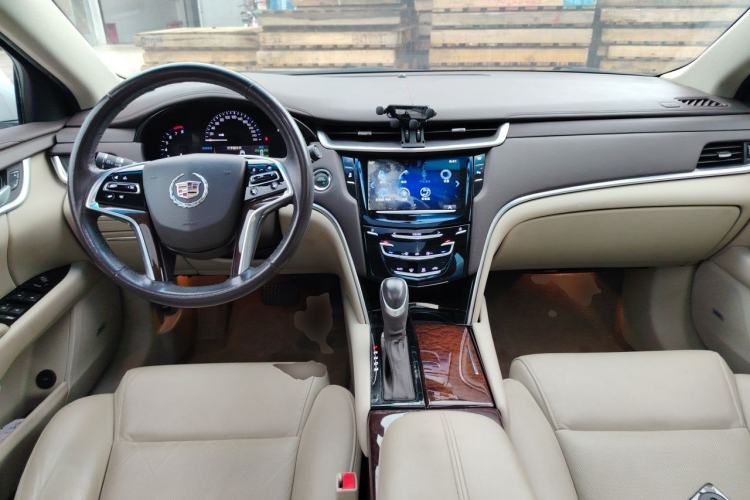 Used Cadillac XTS 2014 28T Comfort Version Center Console