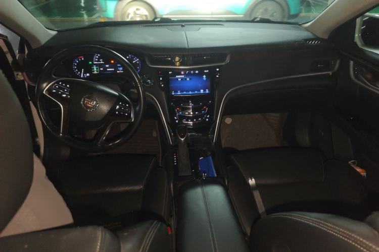 Used Cadillac XTS 2014 28T Luxury Model Center Console