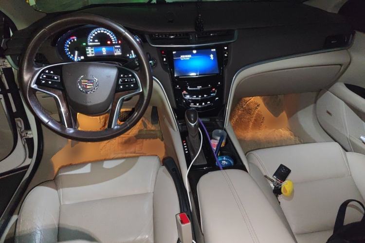 Used Cadillac XTS 2014 28T Comfort Version Center Console