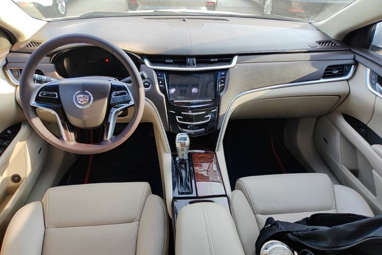 Used Cadillac XTS 2014 28T Comfort Version Center Console