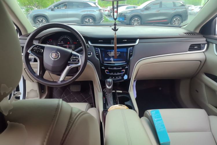 Used Cadillac XTS 2014 28T Comfort Version Center Console