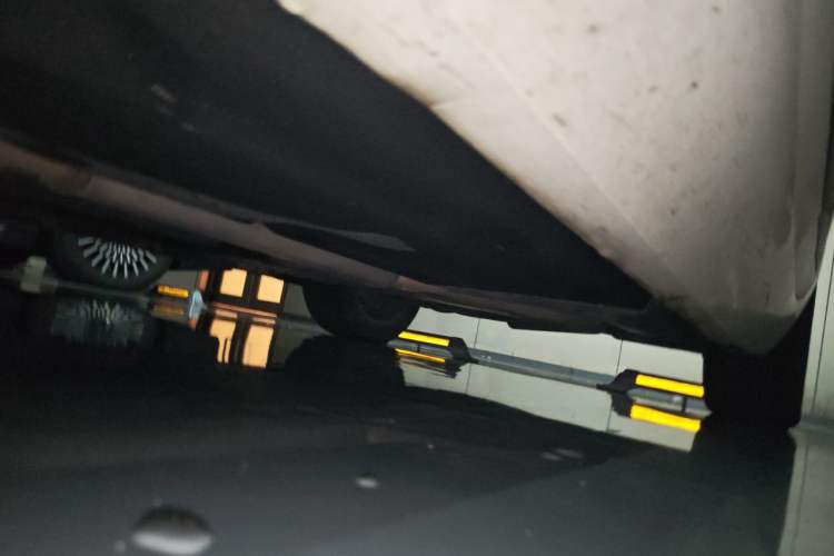Used Cadillac XTS 2014 28T Comfort Version Chassis Front Left