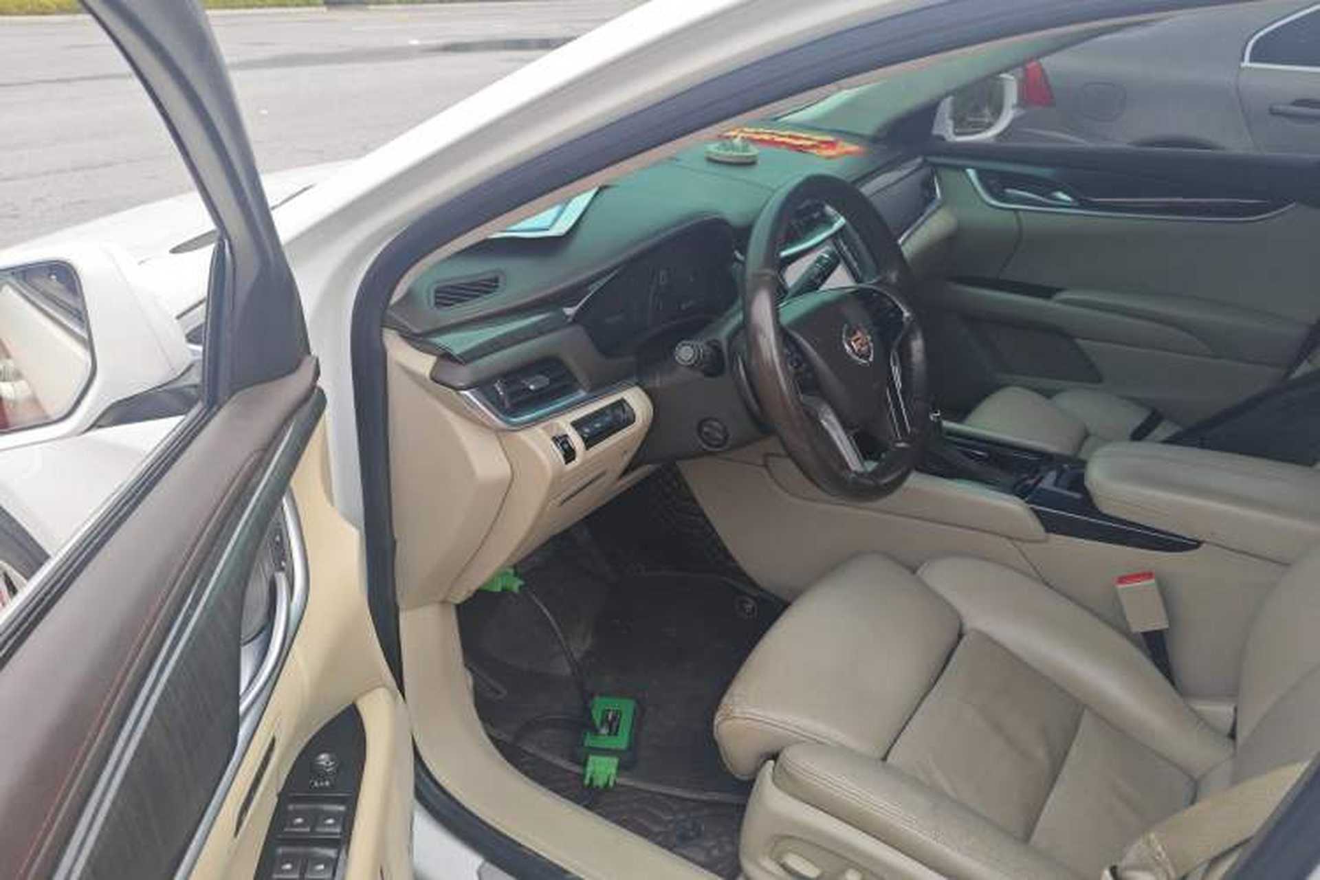 Used Cadillac XTS 2014 28T Platinum Edition Driver Seat