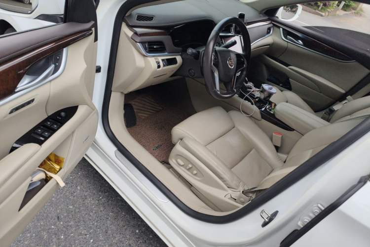 Used Cadillac XTS 2014 28T Luxury Model Driver Seat