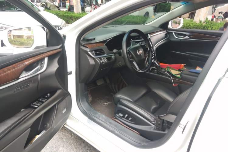 Used Cadillac XTS 2014 28T Luxury Model Driver Seat