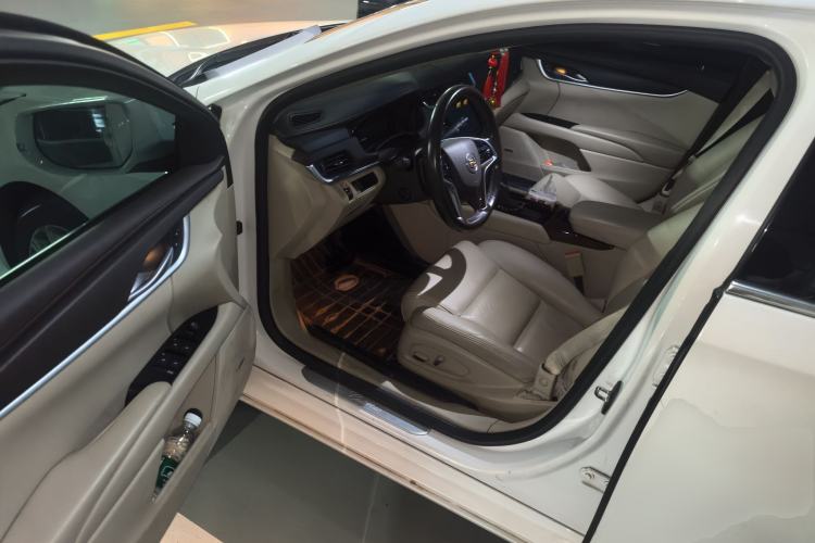 Used Cadillac XTS 2014 28T Comfort Version Driver Seat