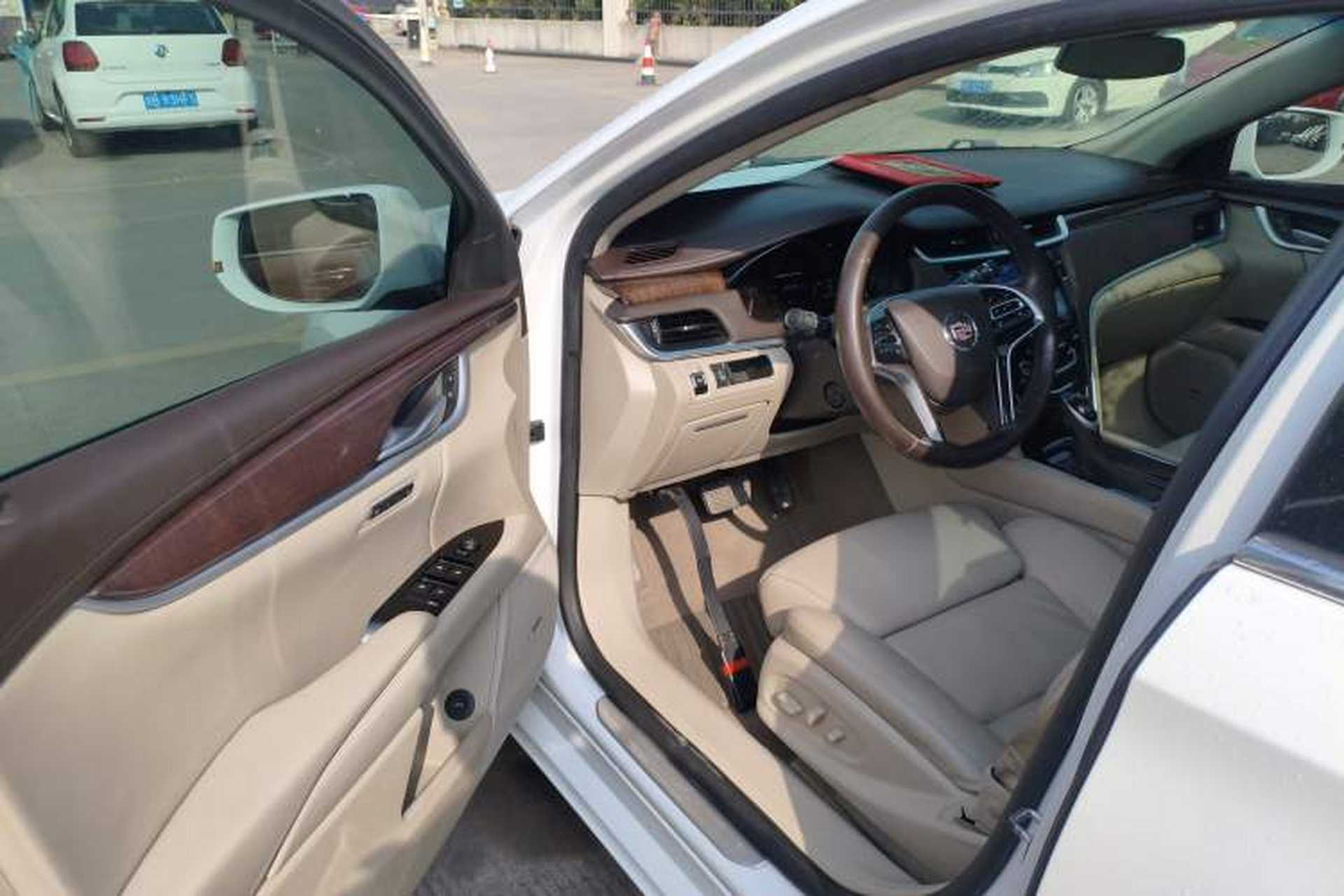 Used Cadillac XTS 2014 28T Luxury Model Driver Seat