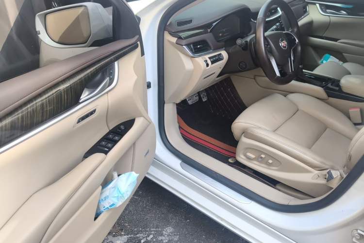 Used Cadillac XTS 2014 28T Platinum Edition Driver Seat