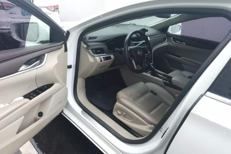Used Cadillac XTS 2014 28T Comfort Version Driver Seat