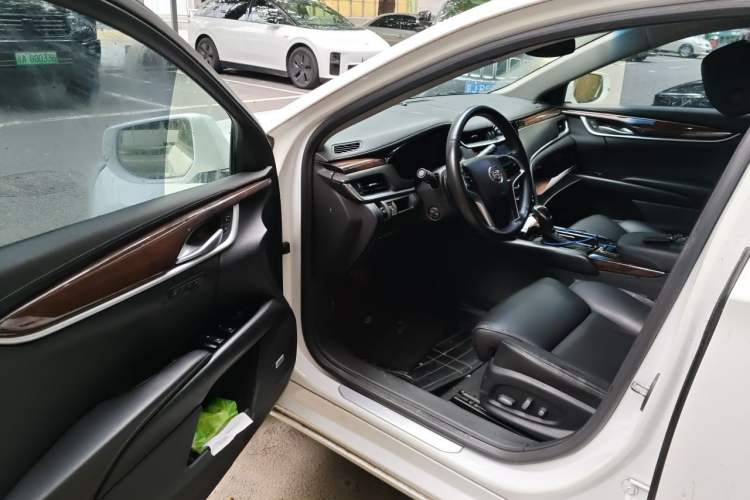 Used Cadillac XTS 2014 28T Luxury Model Driver Seat