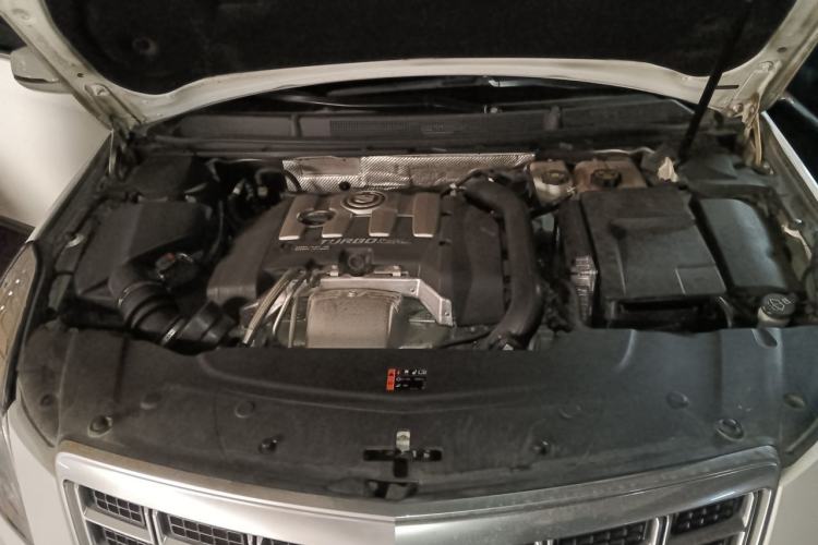 Used Cadillac XTS 2014 28T Comfort Version Engine Bay