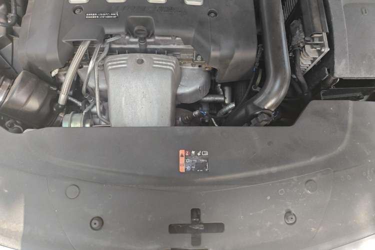Used Cadillac XTS 2014 28T Comfort Version Engine Bay