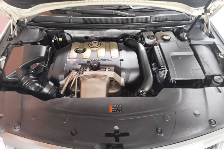 Used Cadillac XTS 2014 28T Comfort Version Engine Bay