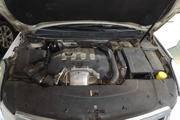 Used Cadillac XTS 2014 28T Comfort Version Engine Bay