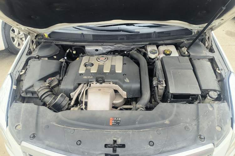 Used Cadillac XTS 2014 28T Comfort Version Engine Bay