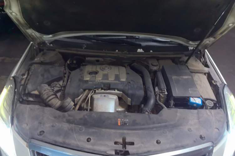 Used Cadillac XTS 2014 28T Comfort Version Engine Bay